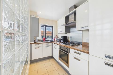 2 bedroom flat to rent, Bonham Court, Robinhood Lane, Winnersh, Berkshire, RG41