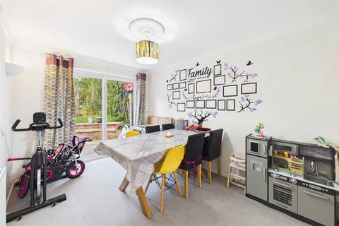 2 bedroom terraced house for sale, Kingsbridge Cottages, Nine Mile Ride, Wokingham, Berkshire, RG40