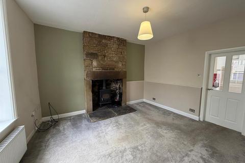 2 bedroom end of terrace house to rent, High Street, Sutton-in-craven