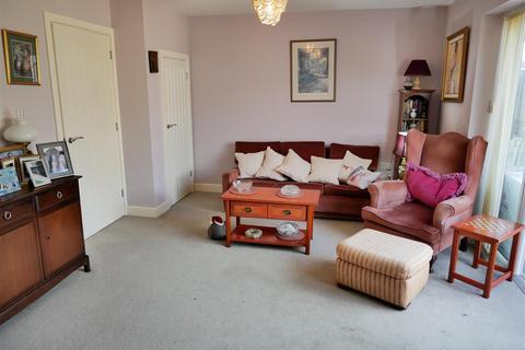 3 bedroom semi-detached house for sale, Larkspur Drive, High Penn Park, Calne