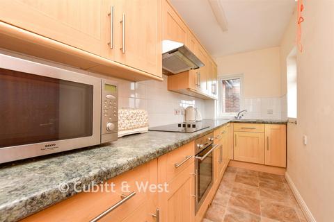 2 bedroom flat for sale, Station Road, Sutton, Surrey