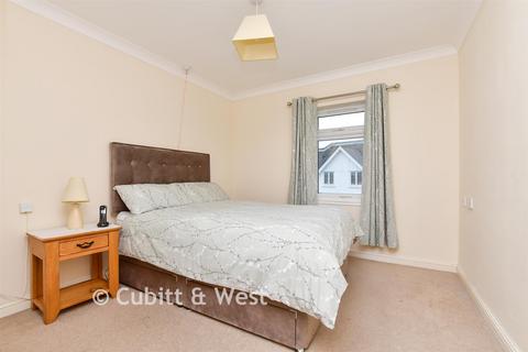 2 bedroom flat for sale, Station Road, Sutton, Surrey