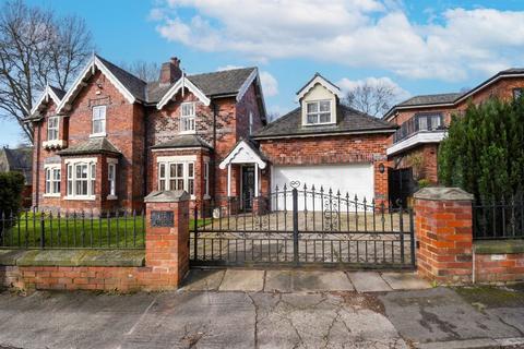 4 bedroom detached house for sale, Broad Oak Park, Monton, M30