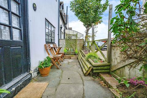 3 bedroom character property for sale, Lawn Lane, Hemel Hempstead