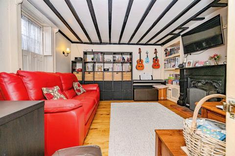 3 bedroom character property for sale, Lawn Lane, Hemel Hempstead