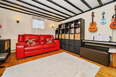 3 bedroom character property for sale, Lawn Lane, Hemel Hempstead