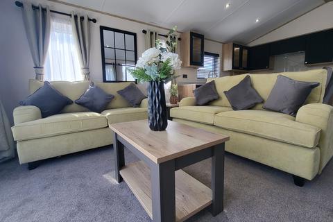 2 bedroom holiday lodge for sale, Messingham Lakes, Butterwick Road, Messingham DN17