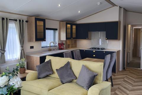 2 bedroom holiday lodge for sale, Messingham Lakes, Butterwick Road, Messingham DN17