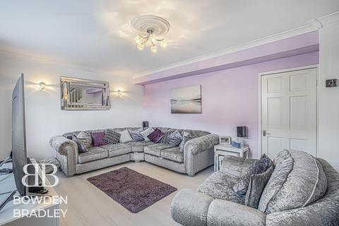 4 bedroom end of terrace house for sale, Verderers Road, Chigwell, IG7