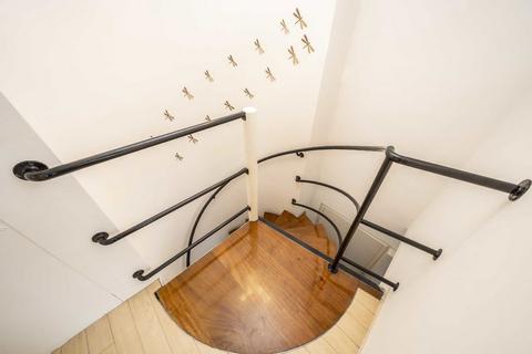 1 bedroom flat for sale, Barbican, London EC2Y