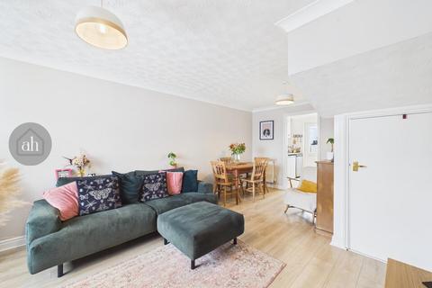 2 bedroom end of terrace house for sale, Howes Avenue, Thurston