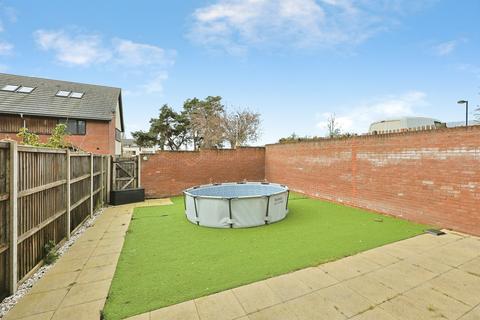 3 bedroom end of terrace house for sale, Le Safferne Gardens, Norwich
