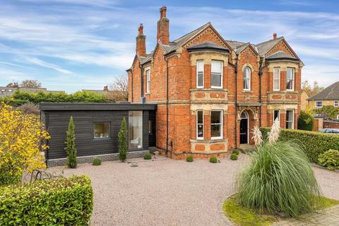 4 bedroom semi-detached house for sale, The Avenue, Newark