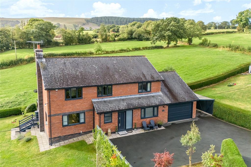 5 bedroom detached house for sale