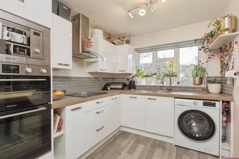 2 bedroom flat for sale, Greggs Wood Road, Tunbridge Wells, Kent, TN2