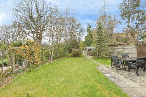 2 bedroom flat for sale, Greggs Wood Road, Tunbridge Wells, Kent, TN2
