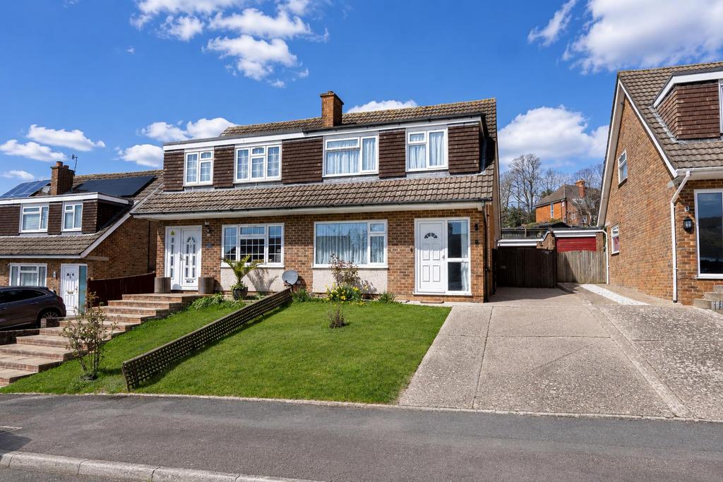 3 bedroom semi-detached house for sale in Hastings
