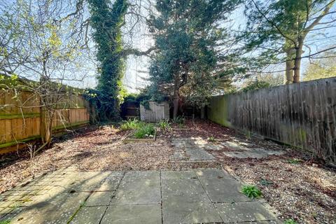 4 bedroom end of terrace house for sale, St. Christophers Avenue, Cambridge