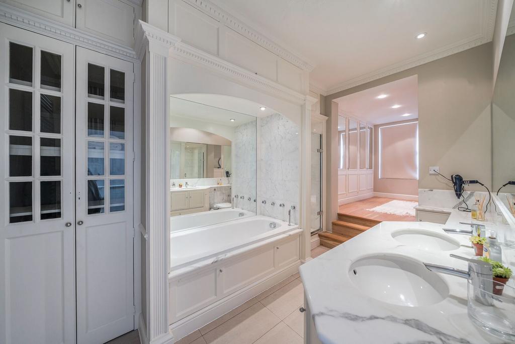 Apartment in London - View 2