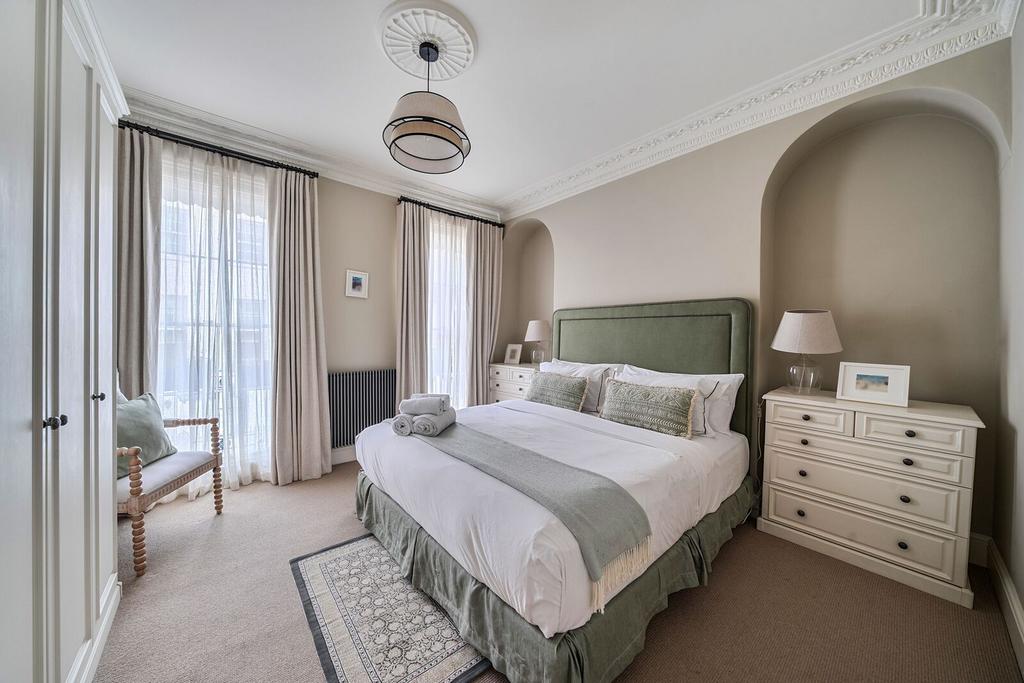 Apartment in London - View 5