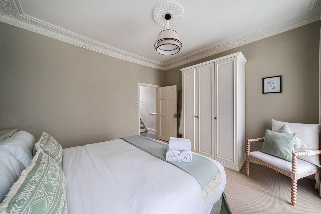 Apartment in London - More