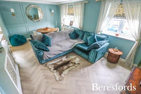 2 bedroom apartment for sale, St. Lawrence Road, Upminster, RM14