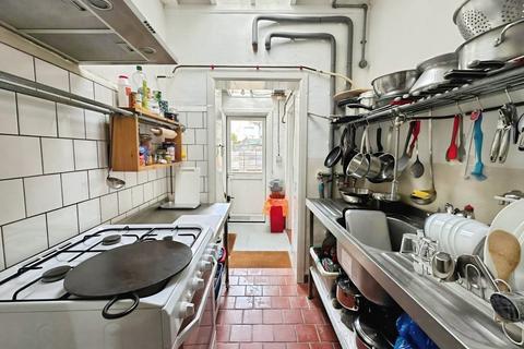 3 bedroom terraced house for sale, Plashet Road, London E13