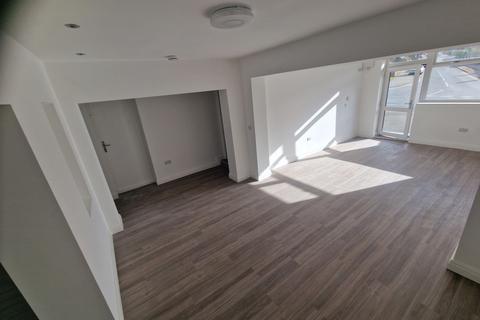 Terraced house to rent, Highthorn Road Kilnhurst, Kilnhurst, Mexborough, South Yorkshire, S64
