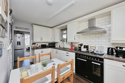 3 bedroom end of terrace house for sale, Rider Haggard Road, Norwich