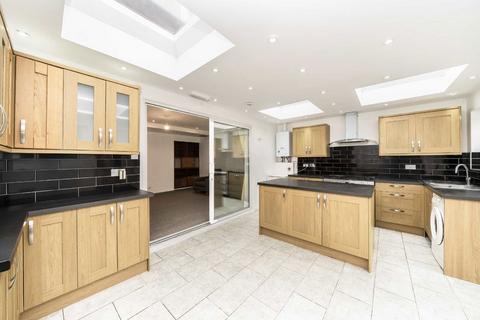 5 bedroom house to rent, Anderton Close, London SE5