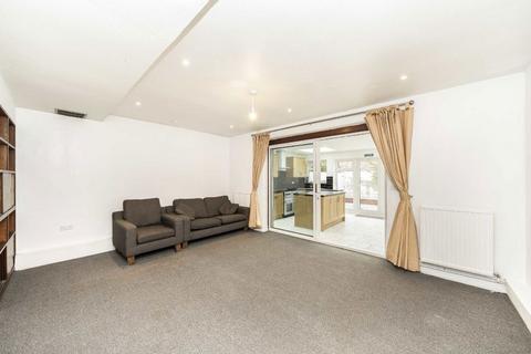 5 bedroom house to rent, Anderton Close, London SE5