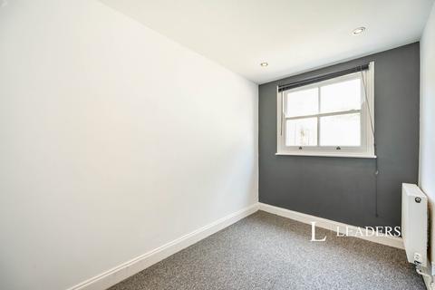 undefined, Waverley Road, PO5