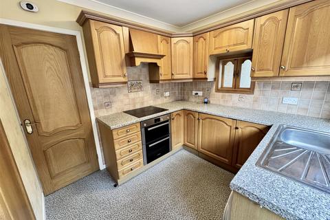 3 bedroom detached bungalow for sale, Kingsway, Mapplewell, Barnsley, S75 6EU