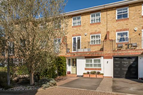 4 bedroom terraced house for sale, Northweald Lane, Kingston Upon Thames, Surrey KT2
