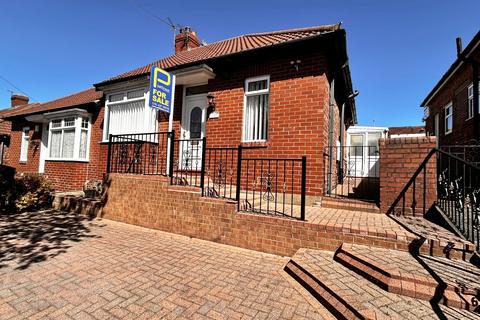2 bedroom bungalow for sale, Glendale Gardens, Sheriff Hill, Gateshead, Tyne and Wear, NE9 5SA
