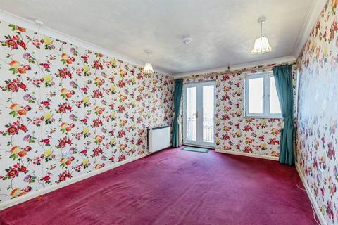 1 bedroom flat for sale, High Street, Chatham