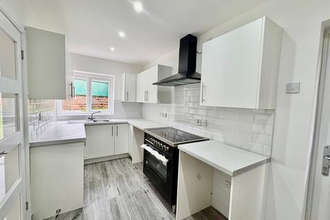 4 bedroom semi-detached house to rent, Addison Road, Brierley Hill DY5