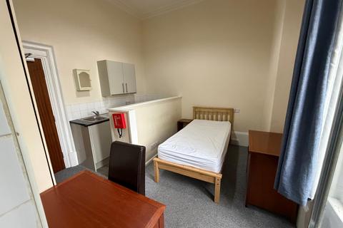Studio to rent, Carholme Road, Lincoln, LN1
