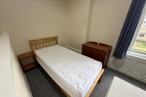 Studio to rent, Carholme Road, Lincoln, LN1