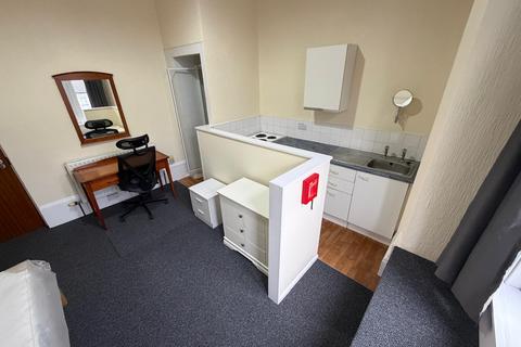 Studio to rent, Carholme Road, Lincoln, LN1