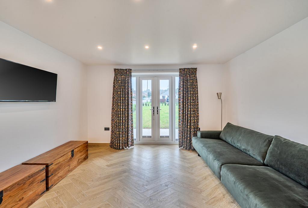 Apartment in Vale of White Horse, Dean Court, Cumnor - View 3
