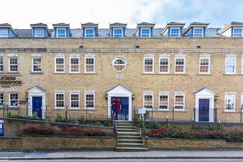 2 bedroom flat to rent, Knight Court, Brentwood, Essex, CM14