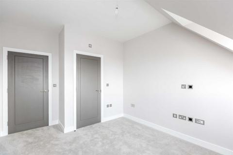 2 bedroom flat to rent, Knight Court, Brentwood, Essex, CM14