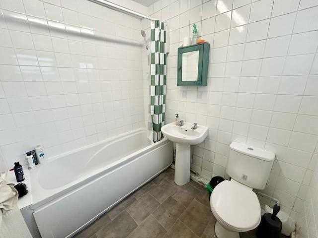 House in Brighton - View 3