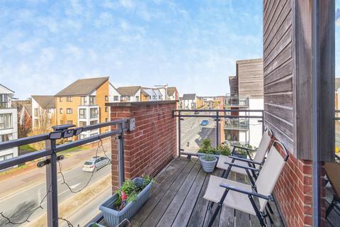 Penthouse - Somerset Walk, Broughton, Milton Keynes