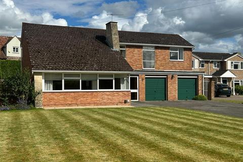 5 bedroom detached house for sale, Riverside Close, Salisbury SP1