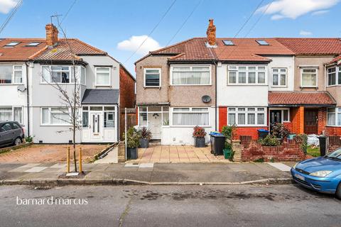 3 bedroom end of terrace house for sale, Chilmark Road, London