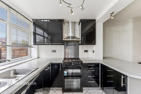 3 bedroom end of terrace house for sale, Chilmark Road, London