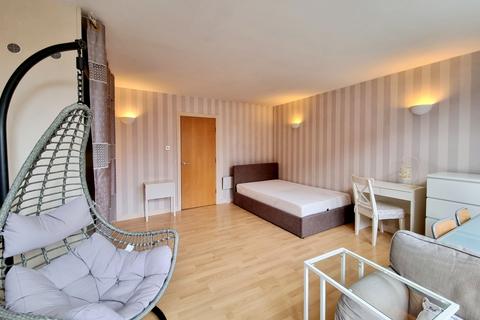 Studio for sale, Britannia House, Leeds LS1