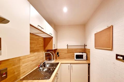 Studio for sale, Britannia House, Leeds LS1